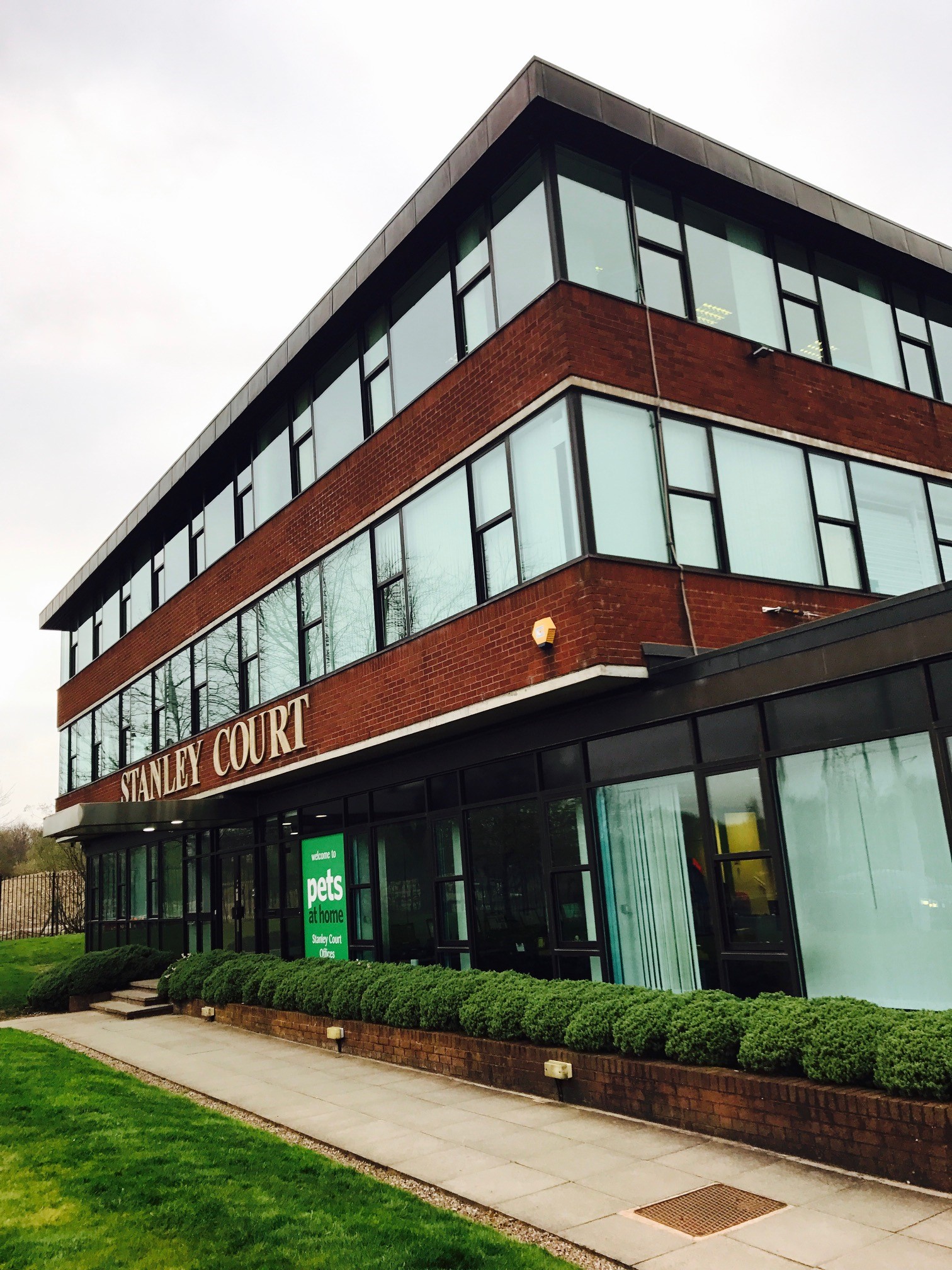Pets At Home Head Office - Temperature Control